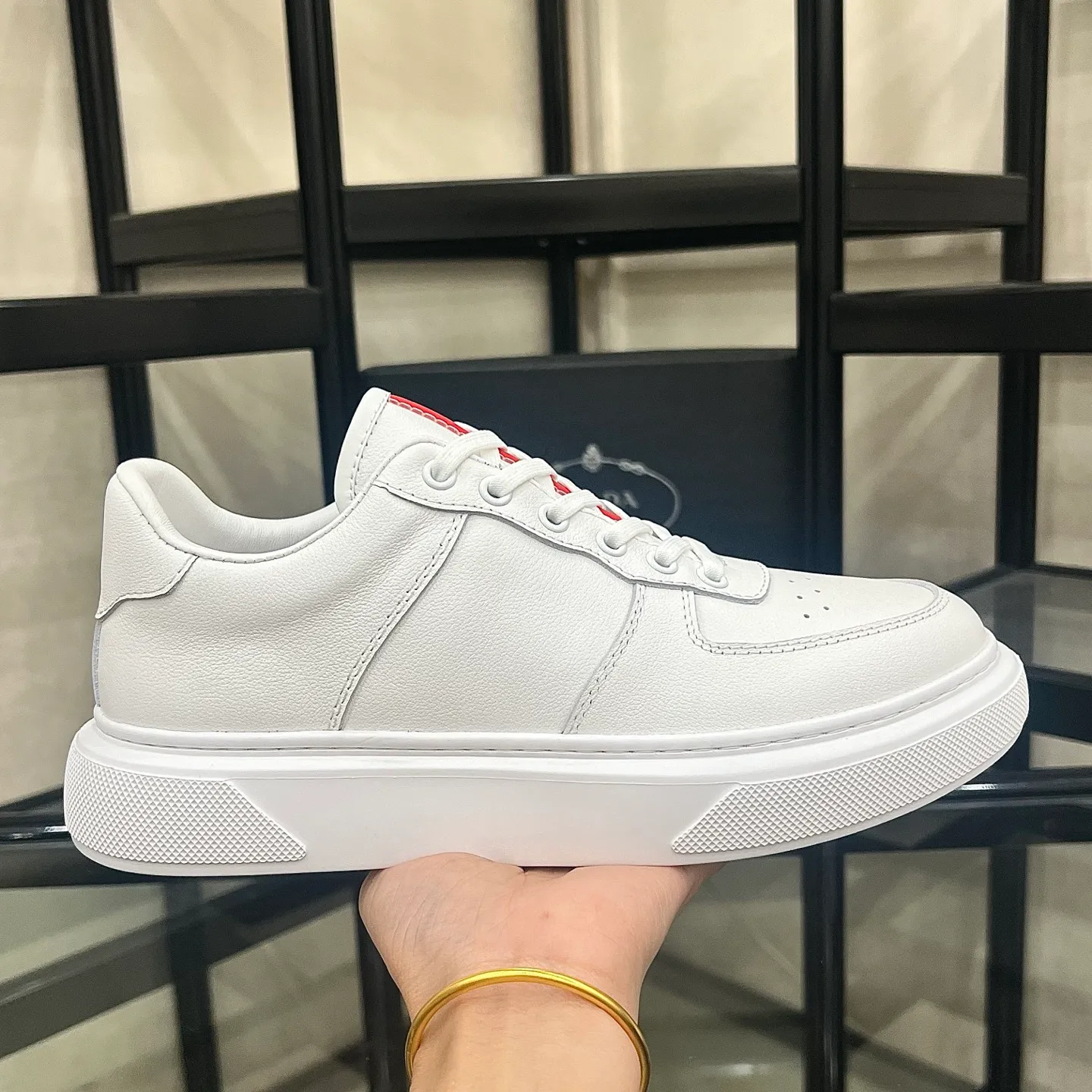 Men's shoes💰440 Prada/Prada Men's new casual shoes, this upper is made of imported calfskin + sheep lining! The outsole is made of non-slip sports foam and ultra-light, which feels good on the feet. It is a fashionable and stylish item!  Size: 38-44 (45 customized)